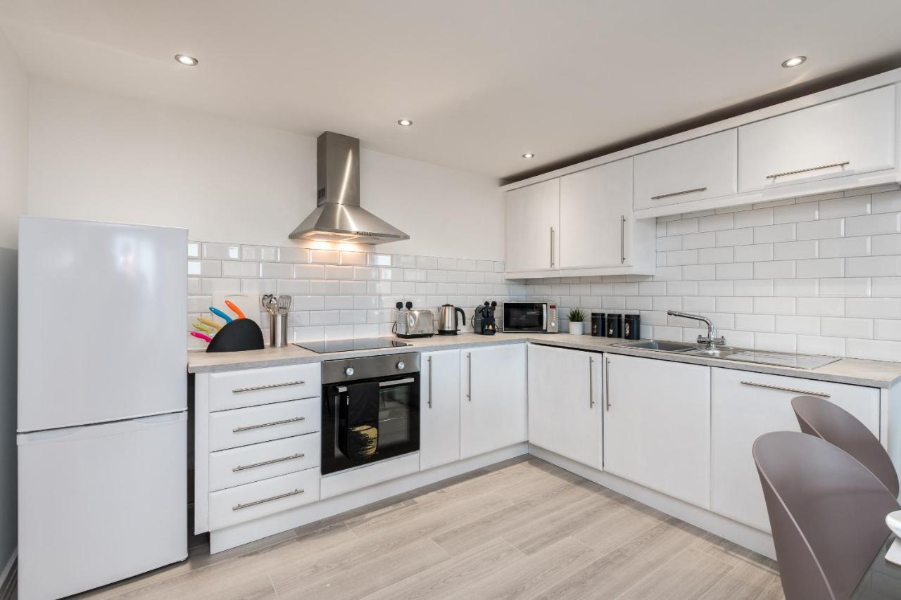 ليفربول Host Apartments - Contemporary 3 Bed Apt With Balcony - Perfect For Long Stays المظهر الخارجي الصورة